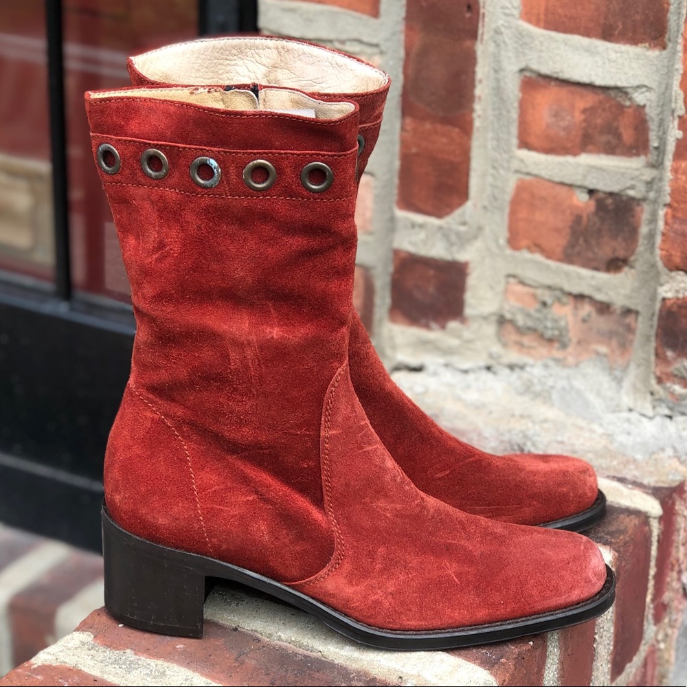 🆕wob Coach Red Suede boots, Sz 6